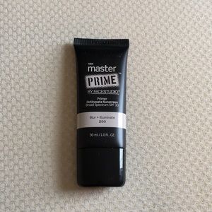 Maybelline Blur and Illuminate Primer